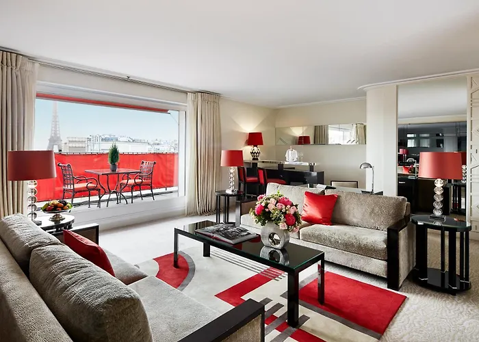 Plaza Athenee - Dorchester Collection 5* Paris