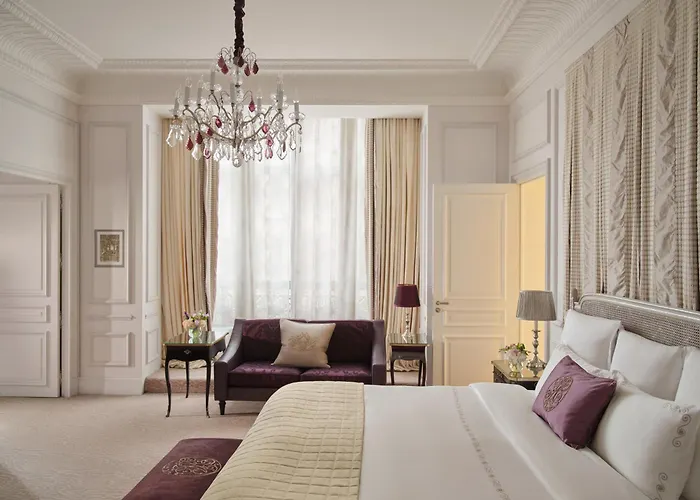 Hotel Plaza Athenee - Dorchester Collection
