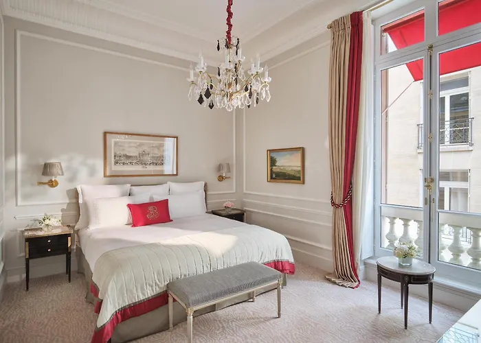 Plaza Athenee - Dorchester Collection Hotel