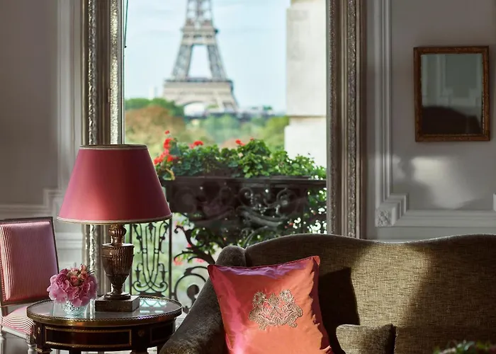 Hotel Plaza Athenee - Dorchester Collection 5*