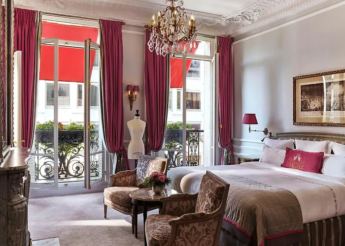 Plaza Athenee - Dorchester Collection 5*