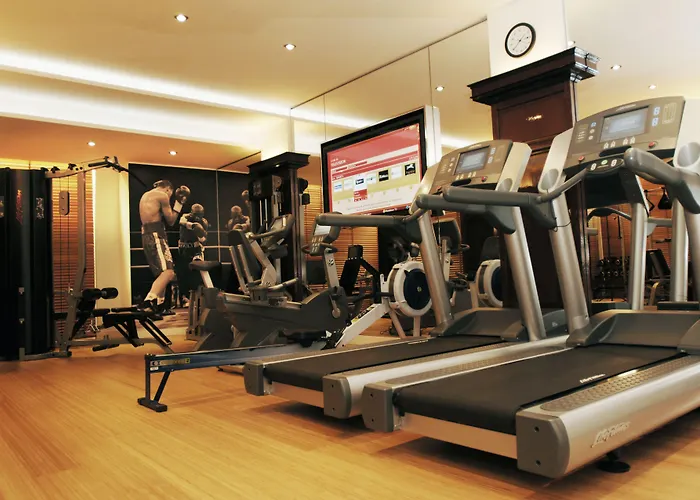 Plaza Athenee - Dorchester Collection Hotel Paris