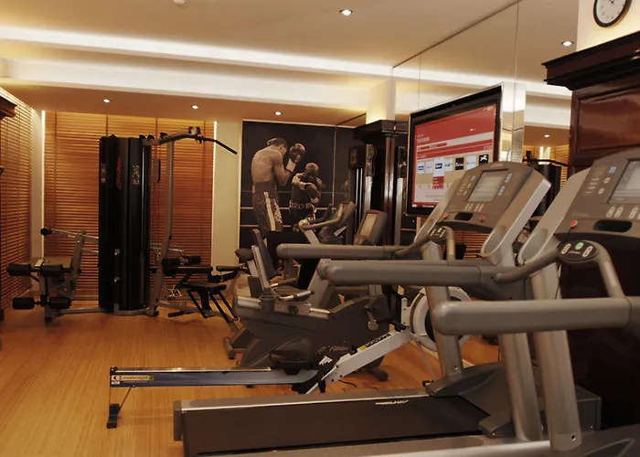 Plaza Athenee - Dorchester Collection 5* Paris