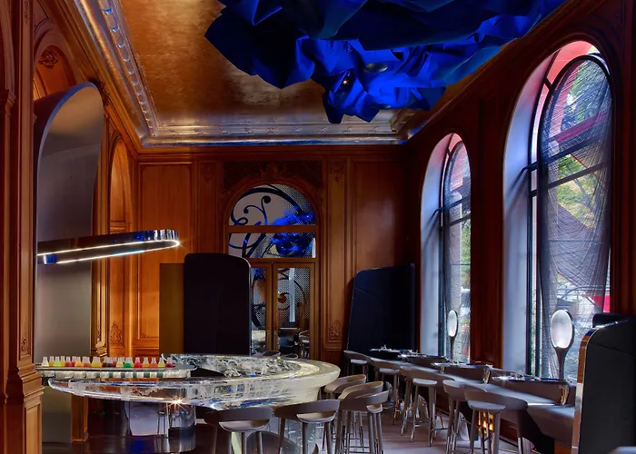 Plaza Athenee - Dorchester Collection Paris