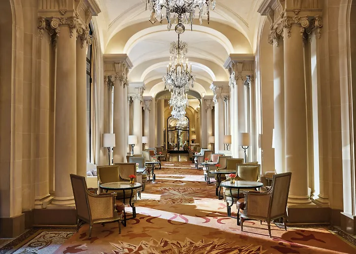 Plaza Athenee - Dorchester Collection