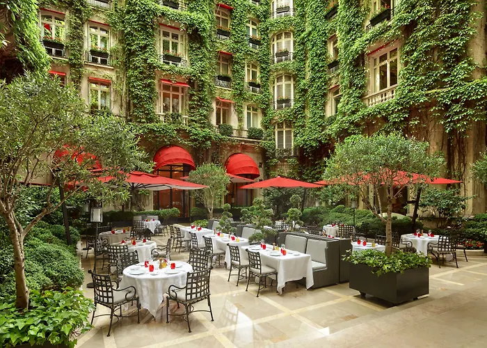 Plaza Athenee - Dorchester Collection Hotel 5*