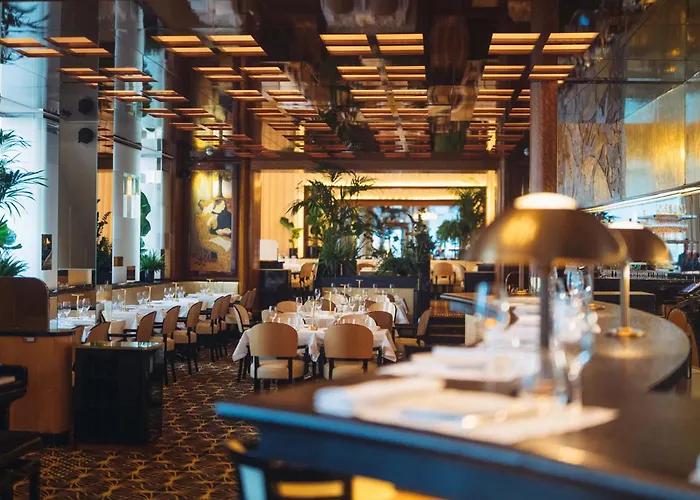 Plaza Athenee - Dorchester Collection Hotel