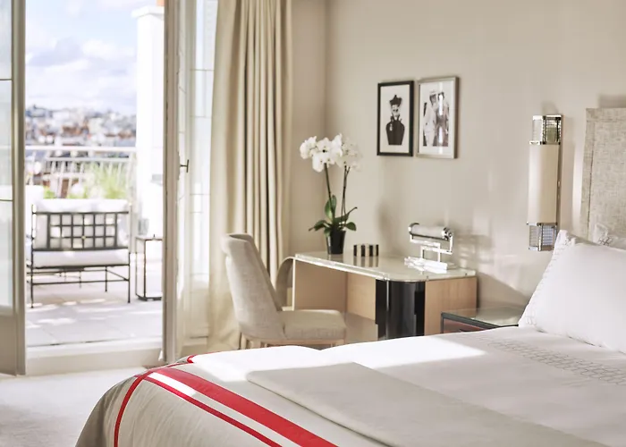 Plaza Athenee - Dorchester Collection 5*