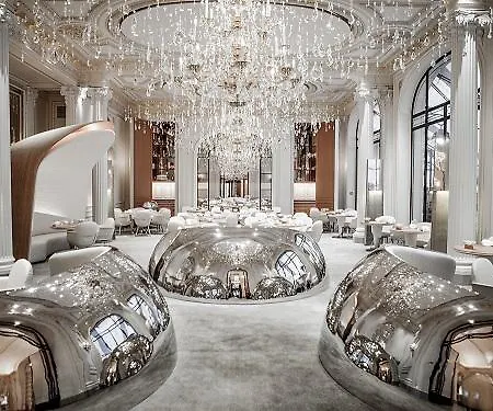מלון Plaza Athenee - Dorchester Collection פריז