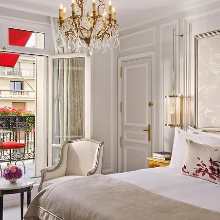 Plaza Athenee - Dorchester Collection