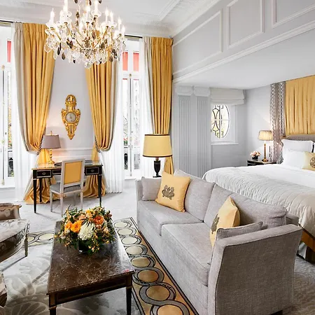 Plaza Athenee - Dorchester Collection מלון