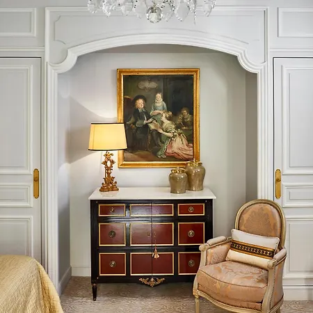 Plaza Athenee - Dorchester Collection פריז