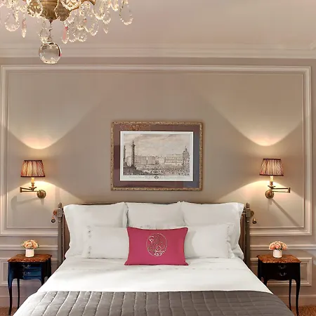מלון Plaza Athenee - Dorchester Collection פריז