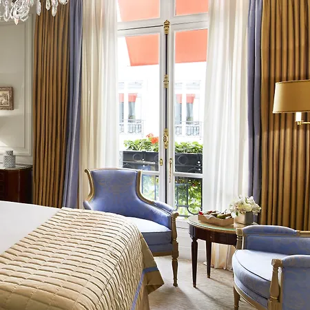 Plaza Athenee - Dorchester Collection