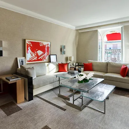 Plaza Athenee - Dorchester Collection
