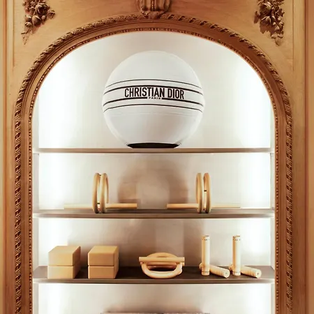 Hotel Plaza Athenee - Dorchester Collection