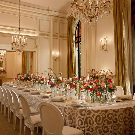 Plaza Athenee - Dorchester Collection Hotel 5*