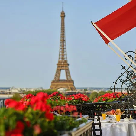 Plaza Athenee - Dorchester Collection Paris
