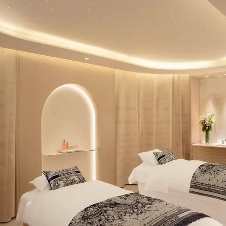 Plaza Athenee - Dorchester Collection 5*