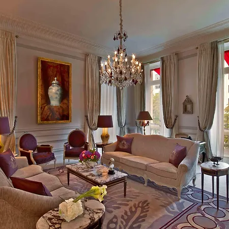 Plaza Athenee - Dorchester Collection 5*