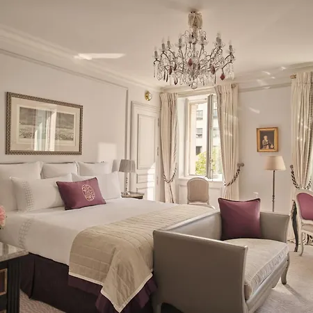 Plaza Athenee - Dorchester Collection 5* Παρίσι
