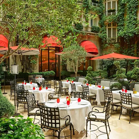Plaza Athenee - Dorchester Collection