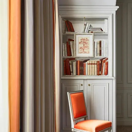 Plaza Athenee - Dorchester Collection