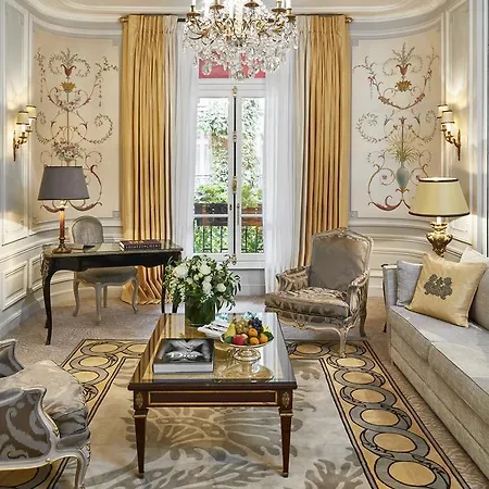 Plaza Athenee - Dorchester Collection Hotel 5*