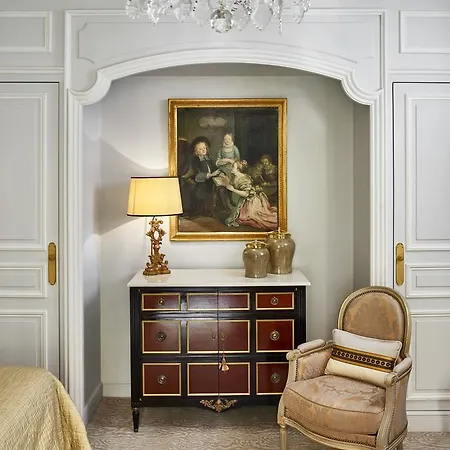 Plaza Athenee - Dorchester Collection 5*