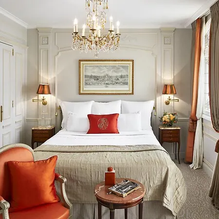 Hotel Plaza Athenee - Dorchester Collection Paris