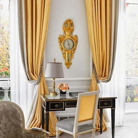 Plaza Athenee - Dorchester Collection 5* Paris
