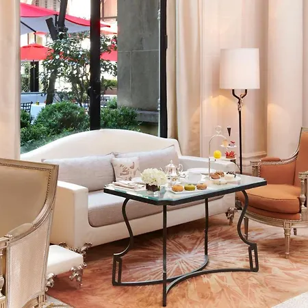 Plaza Athenee - Dorchester Collection Hotel Paris