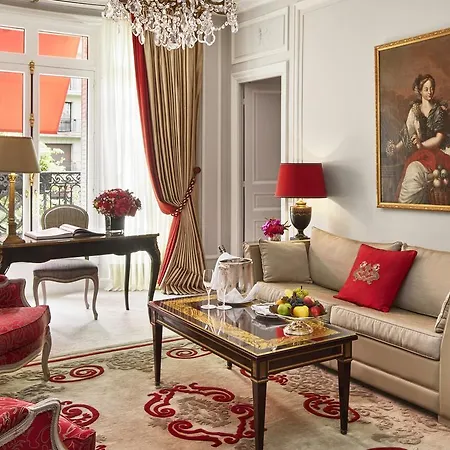 Hotel Plaza Athenee - Dorchester Collection Paris
