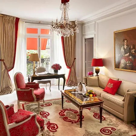Plaza Athenee - Dorchester Collection Hotel