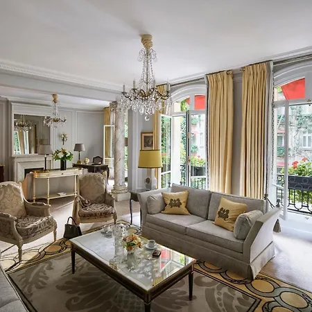 Plaza Athenee - Dorchester Collection 5* Paris